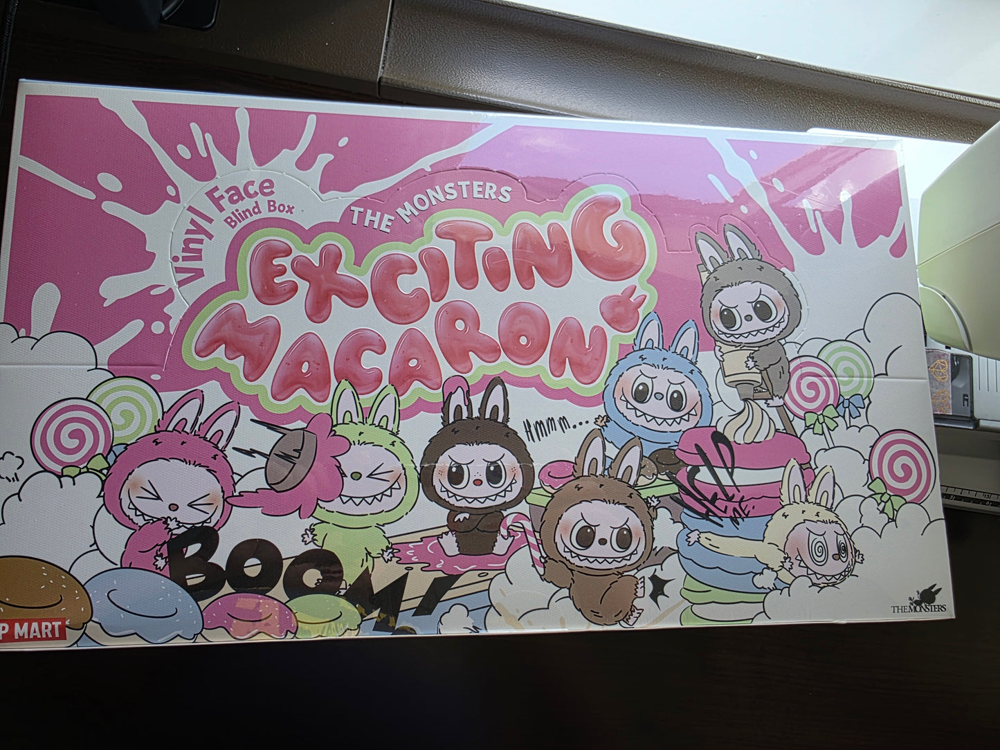 EXCITING MACAROON